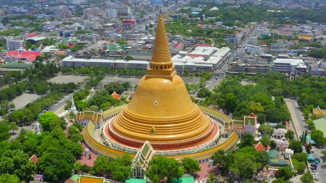 Wat Phra Pathom Chedi Ratchaworamahawihan or Wat Phra Pathommachedi Ratcha Wora Maha Wihan, in Nakhon Pathom, Thailand, south east asia
