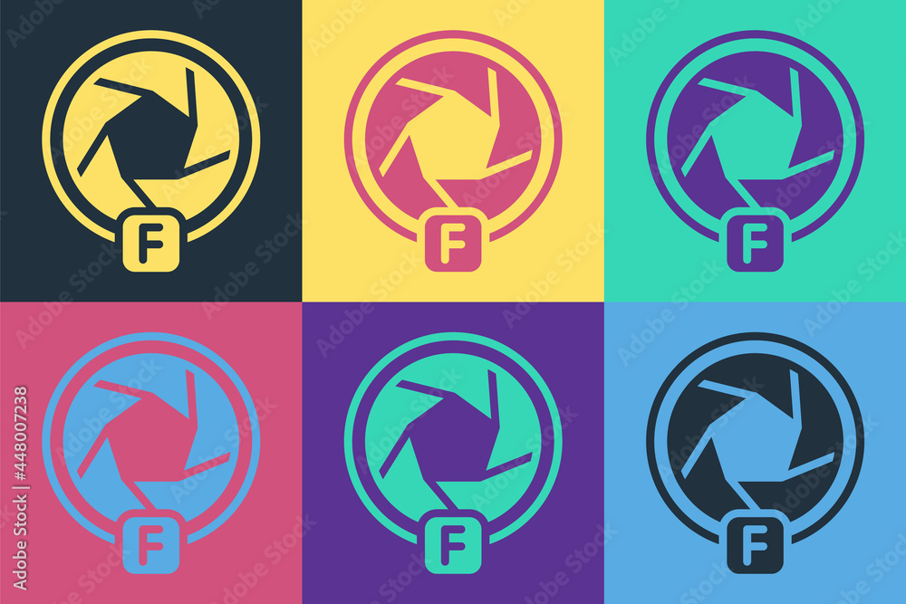Poster pop art camera shutter icon isolated on color background. vector