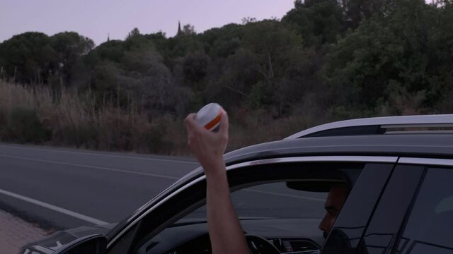 Emergency light for damaged vehicles (luminous beacon V16) .help flash, dgt, mandatory to replace by triangles.