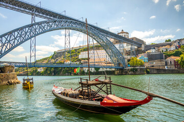 Beautiful Dom Luis I bridge over Douro river in Porto, Portugal