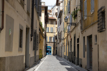 Fototapeta na wymiar Typische Bauweise der Toskana in Florenz in Häusern erkennbar