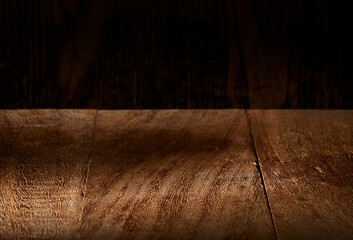 Imagem de fundo escuro de madeira com espaço livre.