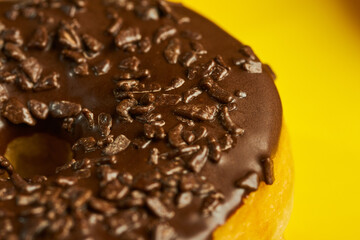 donut, rosca ou rosquinha é um pequeno bolo em forma de rosca