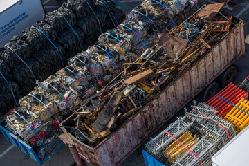 Container of waste, export of pollution to another place