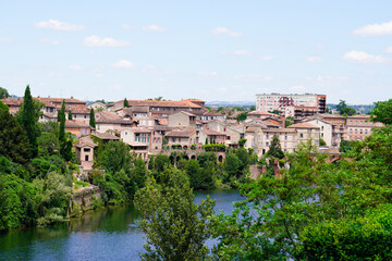 Fototapeta na wymiar panoramic city Albi in south mediaeval France with tarn river