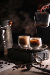 グラスに注がれたコーヒー