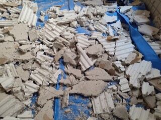 エントランス天井解体状況