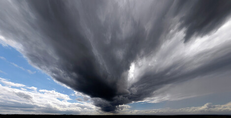 Gewitter-Wolken // Thundercloud