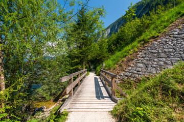 Obraz premium Rad Wanderweg am Hallstätter See