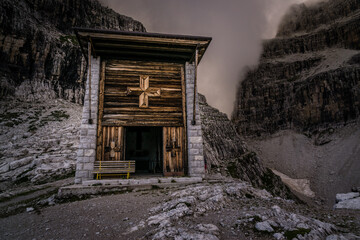 Kapelle in den Brenta-Dolomiten