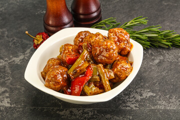 Meat ball in tomato sauce