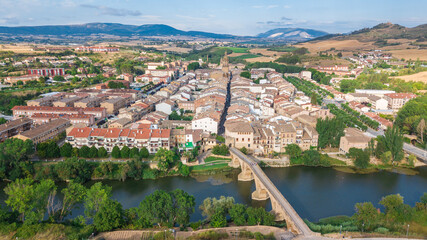 Fototapeta na wymiar views of puente la reina medieval town, Spain