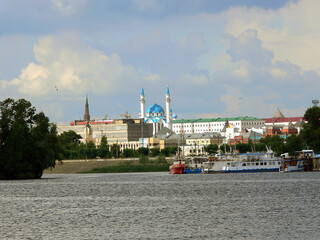 Flu&szlig; und Stadt