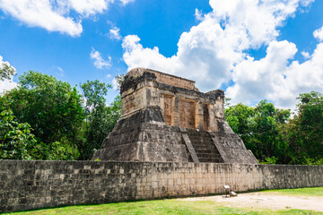 Fototapeta na wymiar Ancient Mayan civilization historical ruins. Chichen Itza, Mexico.