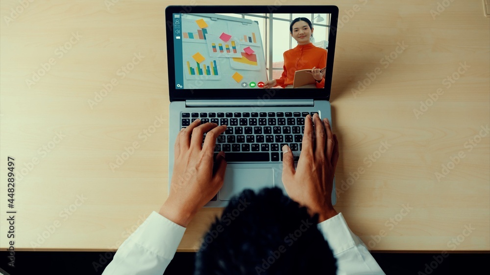 Poster e-learning and online business presentation meeting concept. digital training course for people to d