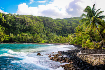 Tahiti stunning beautiful beaches, white sand, clear turquoise water, blue lagoons, Tahiti, French Polynesia, Pacific islands - obrazy, fototapety, plakaty