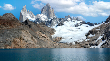 Fototapeta na wymiar Monte Fitz Roy and Laguna de los Tres panorama view, Argentina