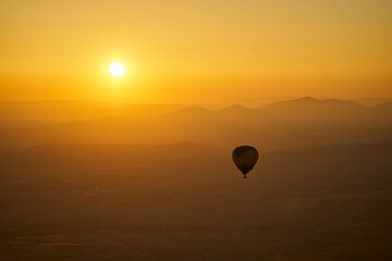 Fototapeta na wymiar hot air balloon at sunrise Cappadocia