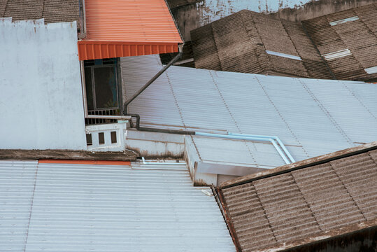 Minimal image of a roof in warm tones 