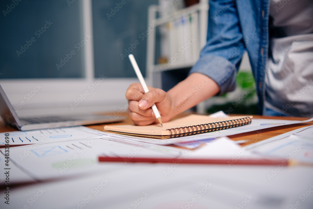 Aufkleber close up professional asian woman designer designing ui ux graphical user interface webs design sket