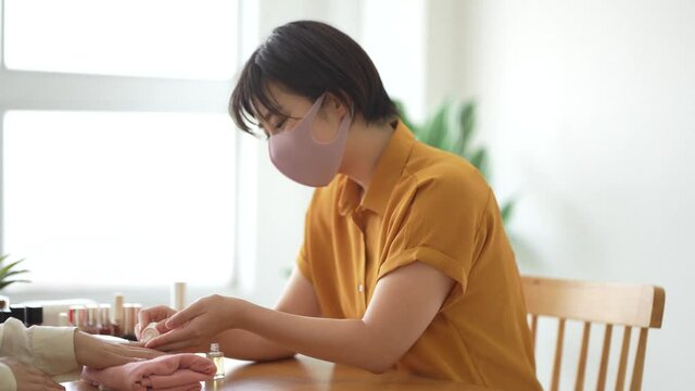 ネイリスト　イメージ