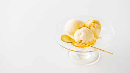 Vanilla ice cream.
