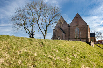 Obraz premium Grote, Boven or Sint Nicolaaskerk and the harbor of Vollenhove, Overijssel Province, The Netherlands