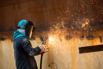 Repair storage tank oil welding