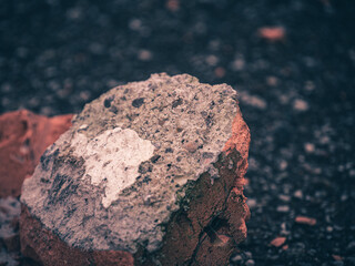 Bröckelnder Backsteinblock