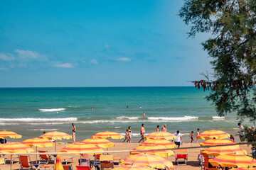 Costa e spiaggia del Gargano nei pressi di Peschici