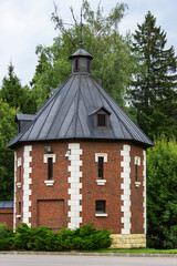 The old water tower, the water tank in the tower. 