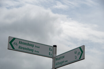Signs with cycle paths on the Fischland-Dar&szlig;-Zingst peninsula to Ahrenshoop, Wustrow and Altenhagen