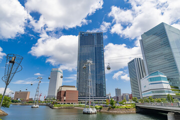 横浜エアキャビン(ロープウェイ)のある横浜みなとみらいの風景