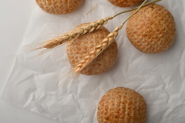 Traditional Oriental sweetness made of flour and molasses 