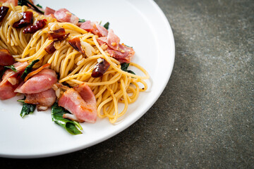 Stir-Fried Spaghetti With Dried Chili And Bacon