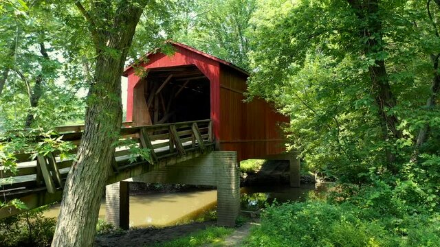 Red covered bridge in Illinois