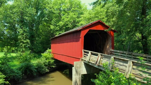 Old Red Covered Bridge in Illinois