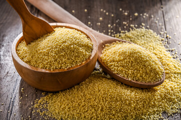 Composition with uncooked couscous