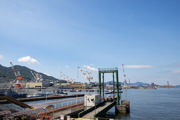 Obraz premium 《広島県・呉市》大和波止場から眺める呉港