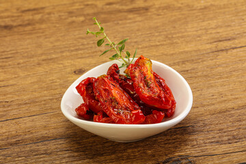 Sun-dried tomato in olive oil