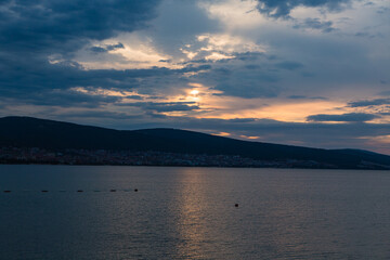 Obraz premium ブルガリア ネセバルのサニービーチから見えるサンセット