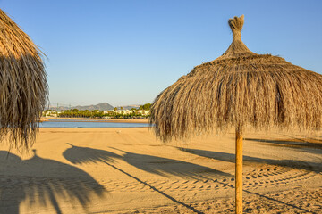 vacances congés loisir plage sud Espagne parasol soleil