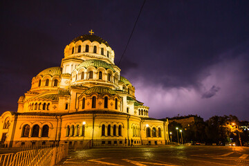ブルガリア　ソフィアのアレクサンドル・ネフスキー大聖堂と雷