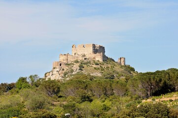 Fototapeta na wymiar Château d'Aguilar près du village de Tuchan dans l'Aude en Roussillon Occitanie France 