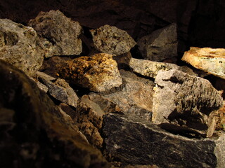 Kamienie wydobyte w kopalnie w Kowarach, Polska