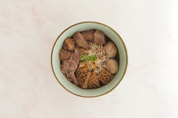 Thai style beef nodlee