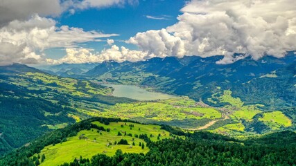 Obraz premium Ein Blick von der Mörlialp Richtung Sarnersee, Obwalden, Schweiz, (August 2021)