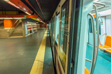 Train in Rome subway - obrazy, fototapety, plakaty