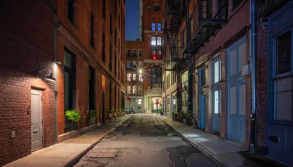 Vlies Fototapete Enge Gasse narrow street at night Manhattan New York City