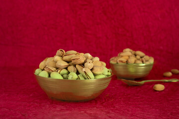 Pistachio royal bowl Pile isolated green background